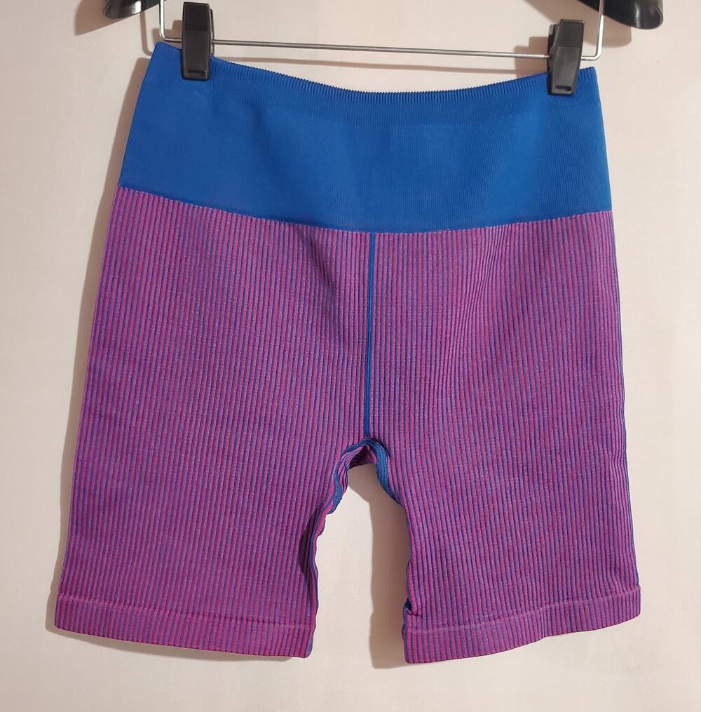 Fabletics NWT High Waisted Seamless Ribbed Pull-On Shorts Size M Athletic Active